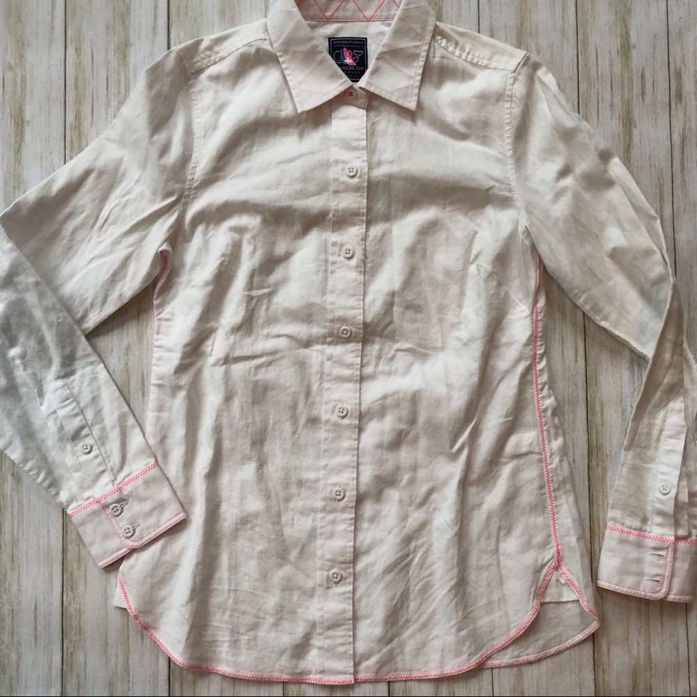 💚Vineyard Vines white with pink stitching oxford